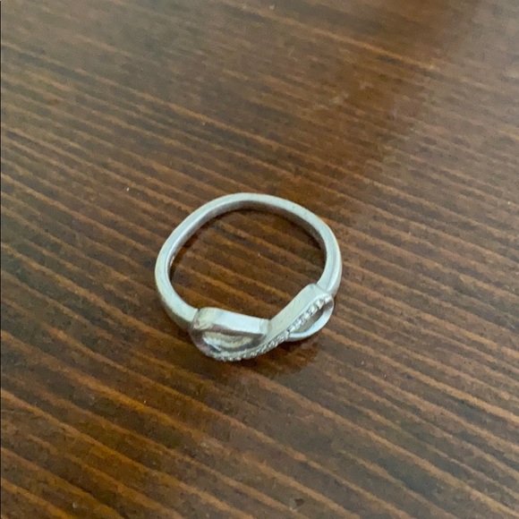 Kay Jeweler Infinity ring - Picture 2 of 3